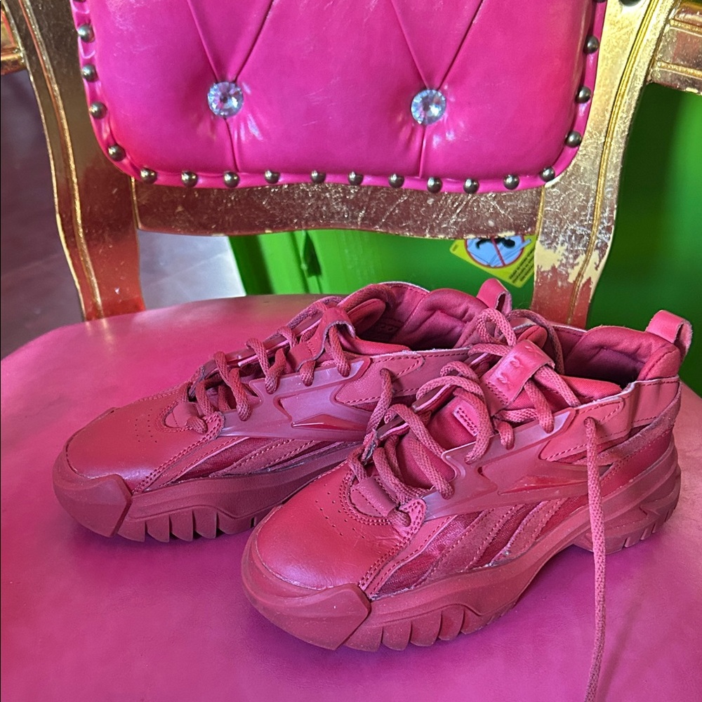 Reebok Kids Sneakers in Vibrant Pink